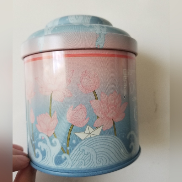 Fairyloot Threads of Fate Tea Tin - Picture 7 of 11
